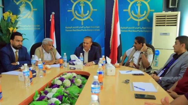 وزير النقل يؤكد جهوزية ميناء الحديدة لاستقبال كل أنواع السفن